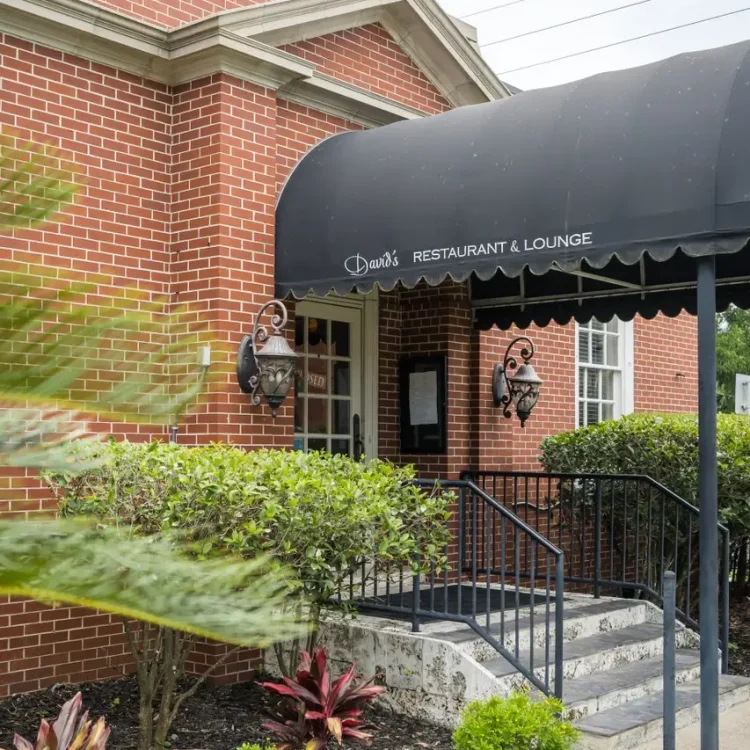 David's Restaurant Lounge
